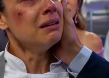 A2605003_A billionaire CEO caught his mistress slapping a kitchen worker secon