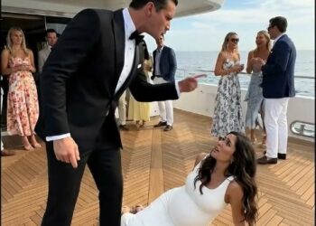 A0406002_At A Billionaire’s Yacht Party, A Ruthless Husband Humiliated His Pregnant Wife In Front Of The Elite Guests… But When An Antique Compass Slipped From Her Purse, The Aging Shipping Magnate Nearly Collapsed In Shock.