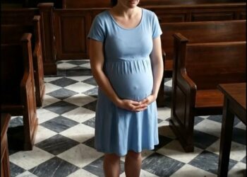 A0906002_Pregnant woman collapses under pressure in tense courtroom as officer screams for an emergency medic_part2