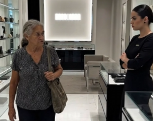 Parte2_A0806001_A arrogância da gerente da loja que humilha clientes de forma cruel_2